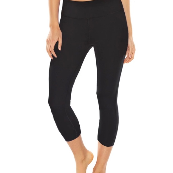Gaiam OM YOGA MOISTURE-WICKING CAPRI Leggings Large NWT - Picture 1 of 16